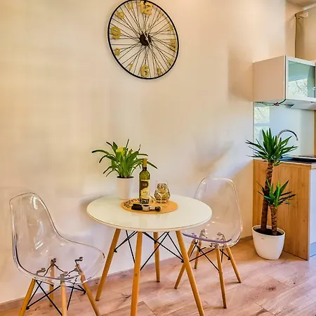 Parkside Amphitheatre Apartments Pula City Center *