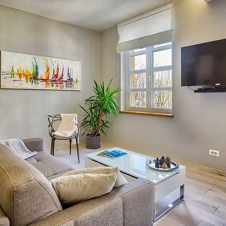 Parkside Amphitheatre Apartments Pula City Center *