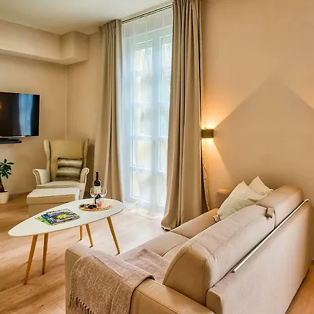 Apartment Parkside Amphitheatre Apartments Pula City Center *