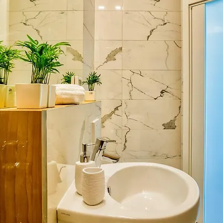 Parkside Centre * بولا