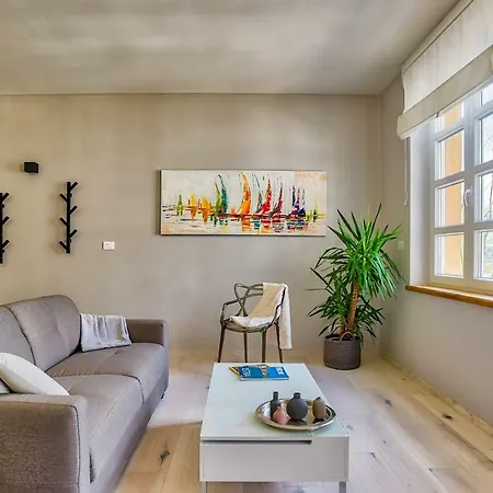 Parkside Centre شقة