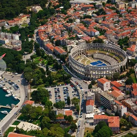 Parkside Amphitheatre Center Pula